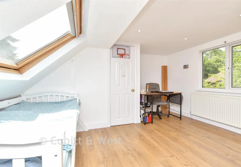 Bedroom 5 - Brighton Road, Tadworth, Surrey - Wards of Kent