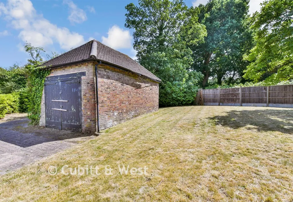 Workshop/Outbuildings - Brighton Road, Tadworth, Surrey - Wards of Kent
