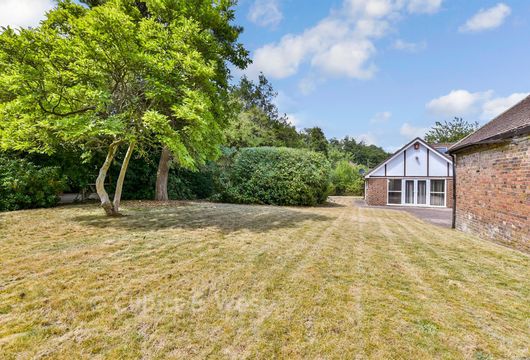 Brighton Road, Tadworth, Surrey - Wards of Kent