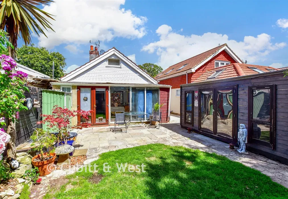 Rear Garden - North Crescent, Hayling Island, Hampshire - Wards of Kent