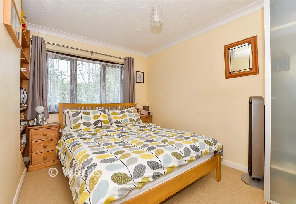 Bedroom 1 - - Turner Avenue, Cranbrook, Kent - Wards of Kent