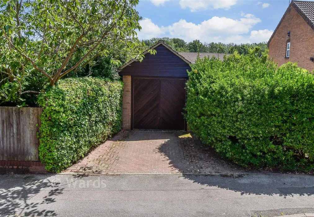 Garage - - Turner Avenue, Cranbrook, Kent - Wards of Kent