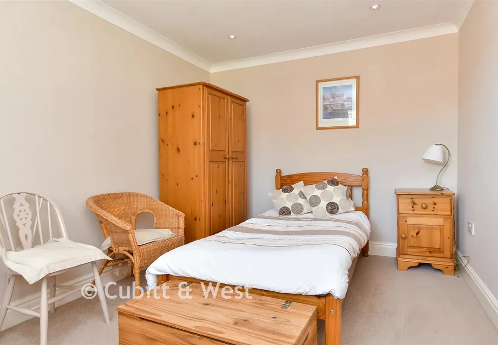 Bedroom 3 - Treetops Close, Woodingdean, Brighton, East Sussex - Wards of Kent