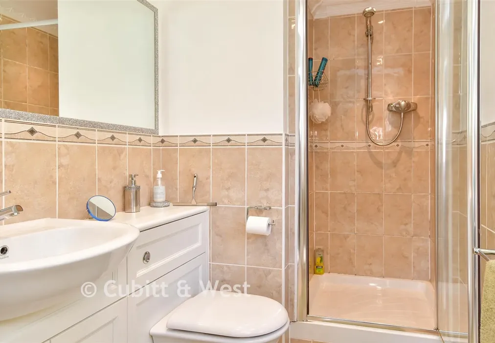 En-Suite Shower Room - Treetops Close, Woodingdean, Brighton, East Sussex - Wards of Kent