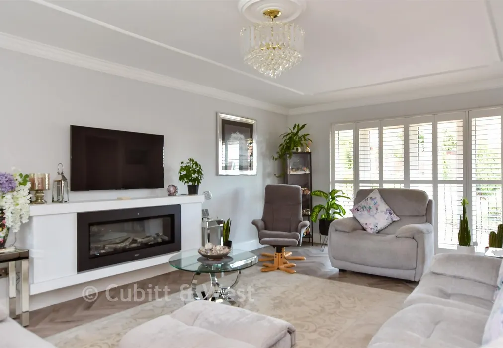 Lounge - Treetops Close, Woodingdean, Brighton, East Sussex - Wards of Kent