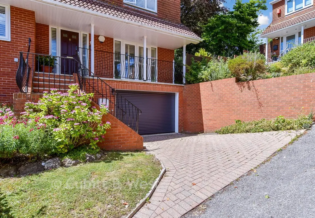 Driveway/Parking - Treetops Close, Woodingdean, Brighton, East Sussex - Wards of Kent