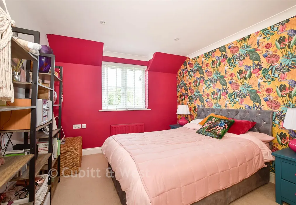 Bedroom - Truggers Court, Handcross, Haywards Heath, West Sussex - Wards of Kent