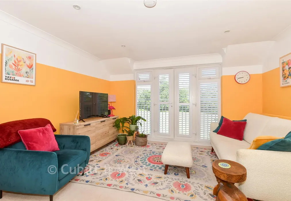Lounge/Dining Room - Truggers Court, Handcross, Haywards Heath, West Sussex - Wards of Kent