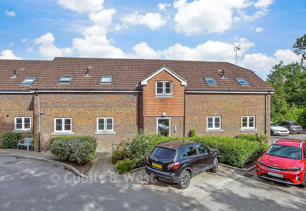 External (Web). - Truggers Court, Handcross, Haywards Heath, West Sussex - Wards of Kent