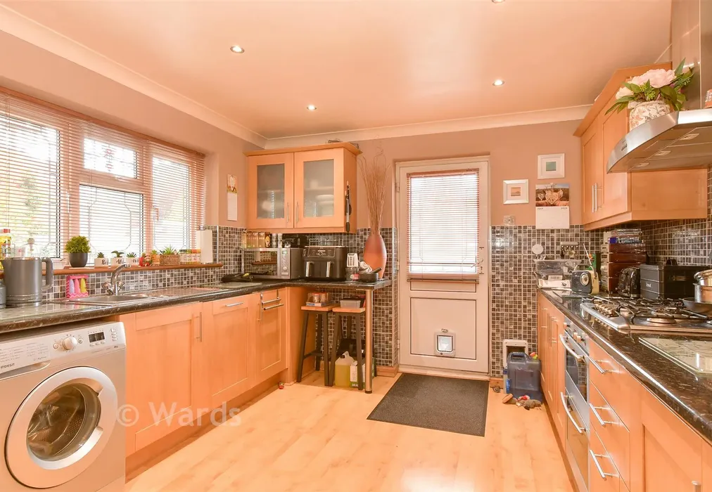 Kitchen - Sherwood Avenue, Walderslade, Chatham, Kent - Wards of Kent