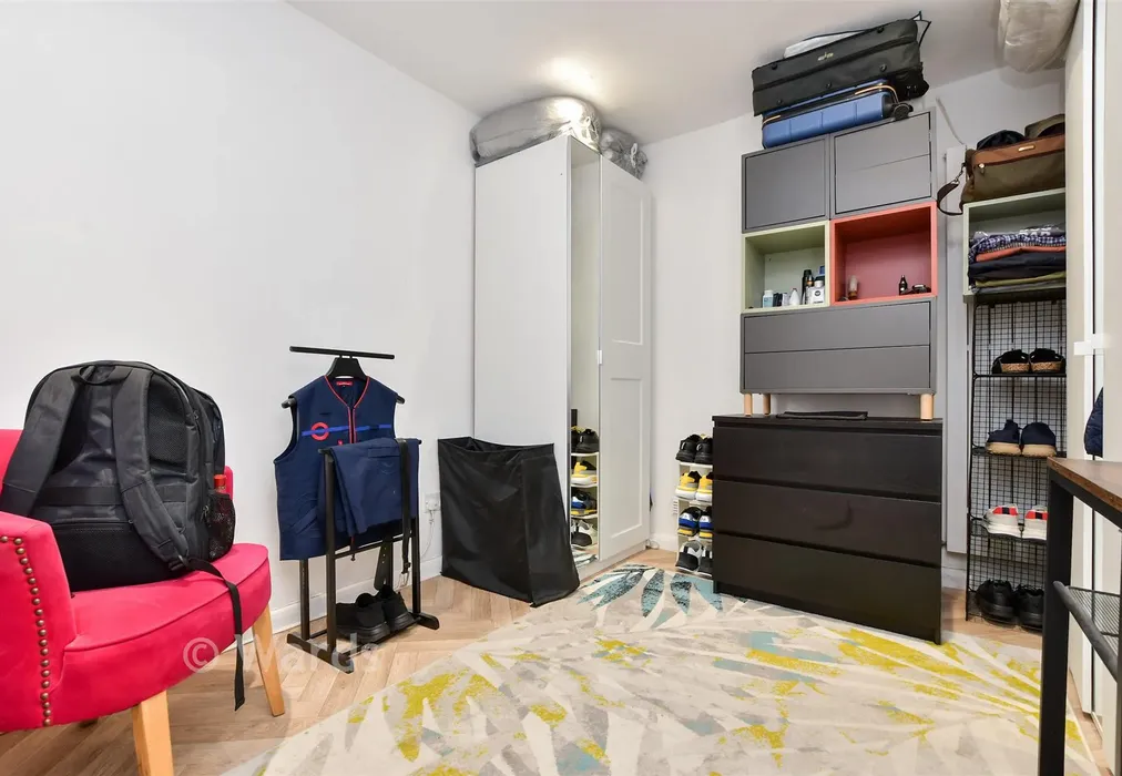 Dressing Room / Study - High Street, Broadstairs, Kent - Wards of Kent