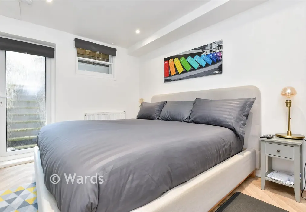 Bedroom 1 - High Street, Broadstairs, Kent - Wards of Kent