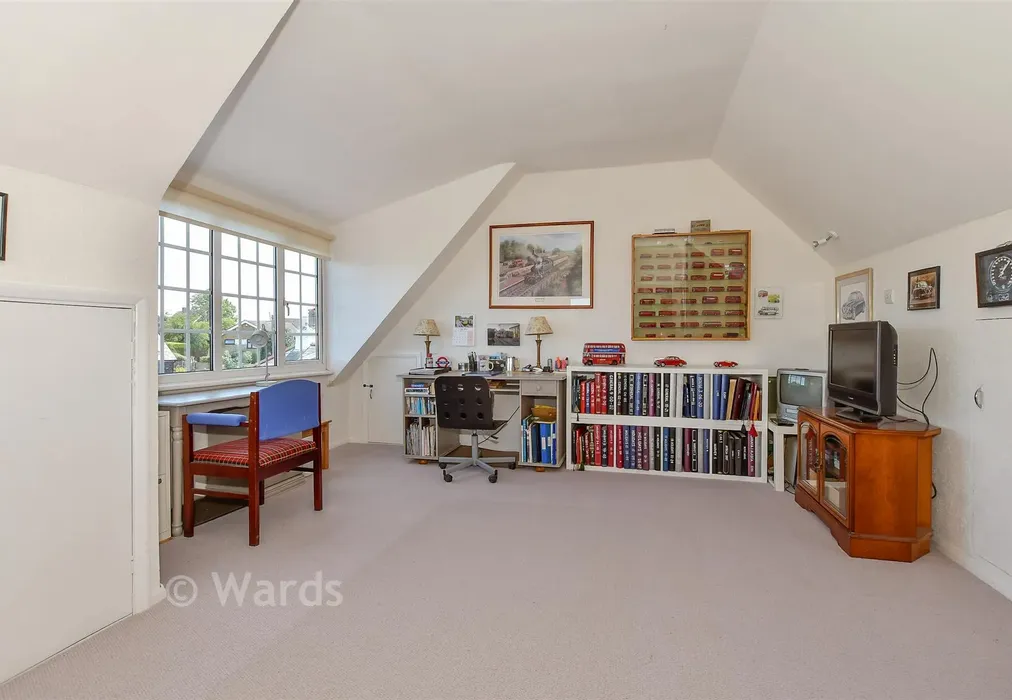 Bedroom 5 - Borstal Hill, Whitstable, Kent - Wards of Kent
