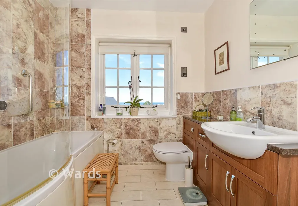 Bathroom - Borstal Hill, Whitstable, Kent - Wards of Kent