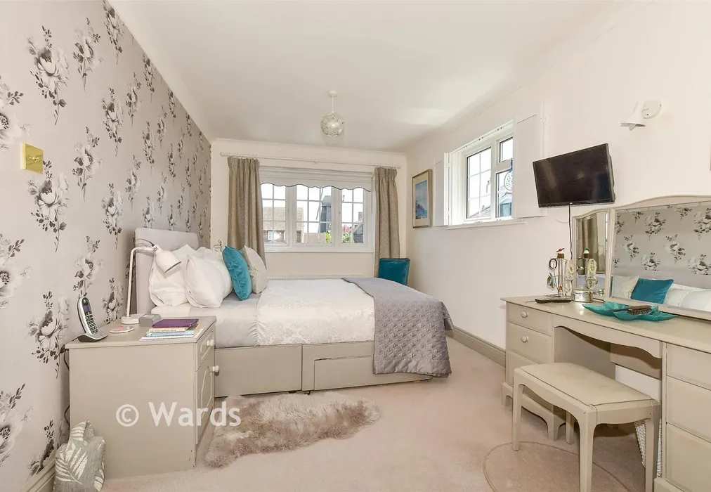 Bedroom 1 - Borstal Hill, Whitstable, Kent - Wards of Kent