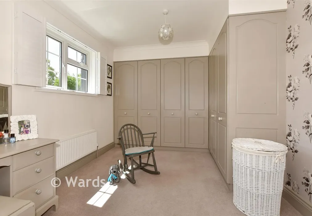 Bedroom 1 - Borstal Hill, Whitstable, Kent - Wards of Kent