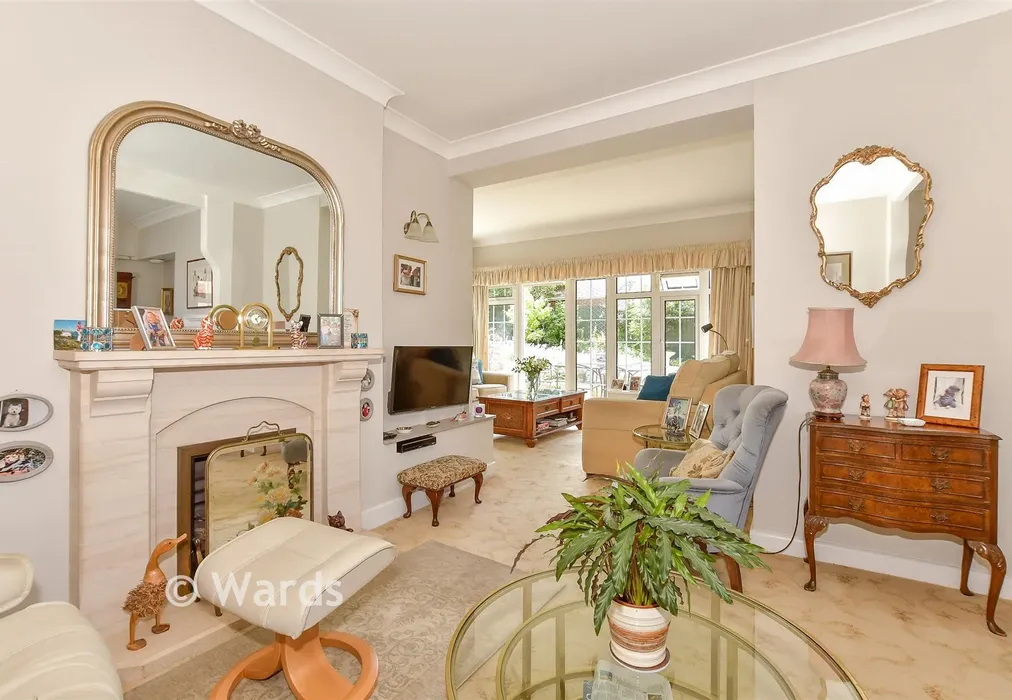 Lounge - Borstal Hill, Whitstable, Kent - Wards of Kent
