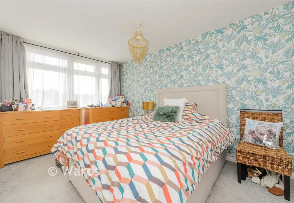 Bedroom 1 - Cadogan Avenue, Dartford, Kent - Wards of Kent