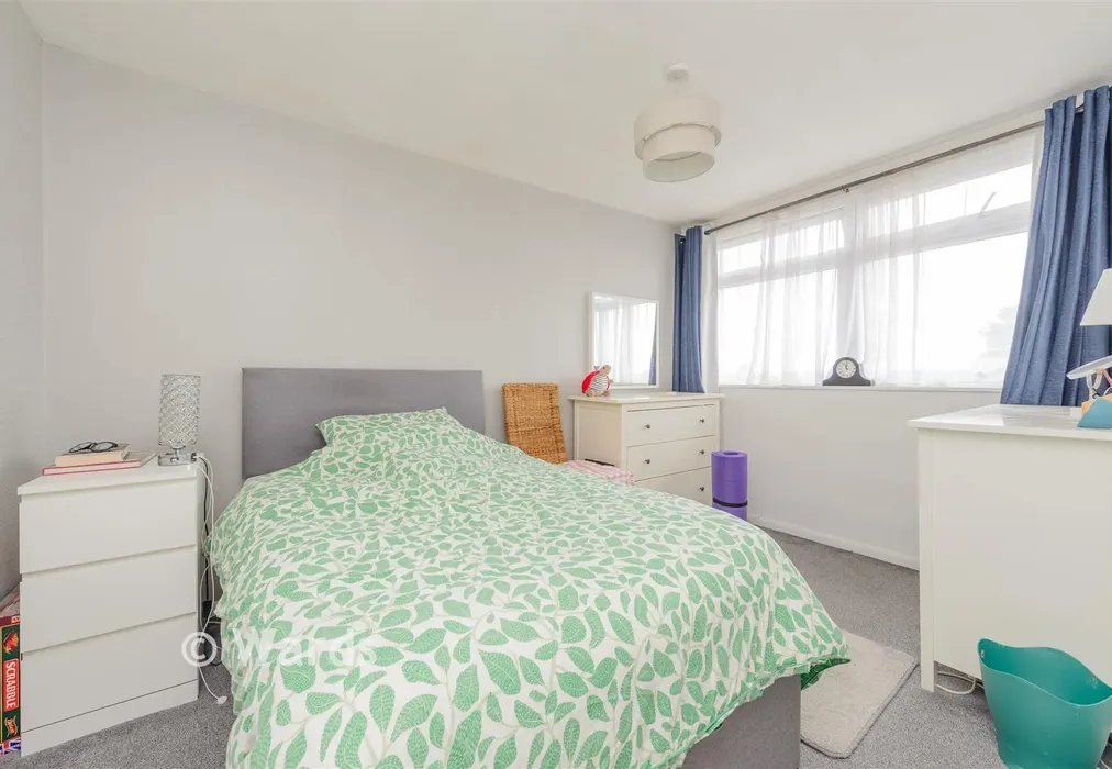 Bedroom 2 - Cadogan Avenue, Dartford, Kent - Wards of Kent