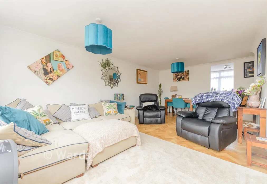 Lounge - Cadogan Avenue, Dartford, Kent - Wards of Kent