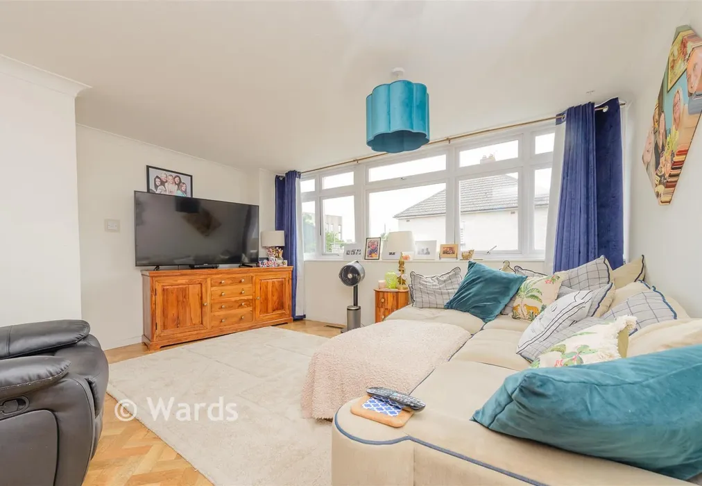 Lounge - Cadogan Avenue, Dartford, Kent - Wards of Kent