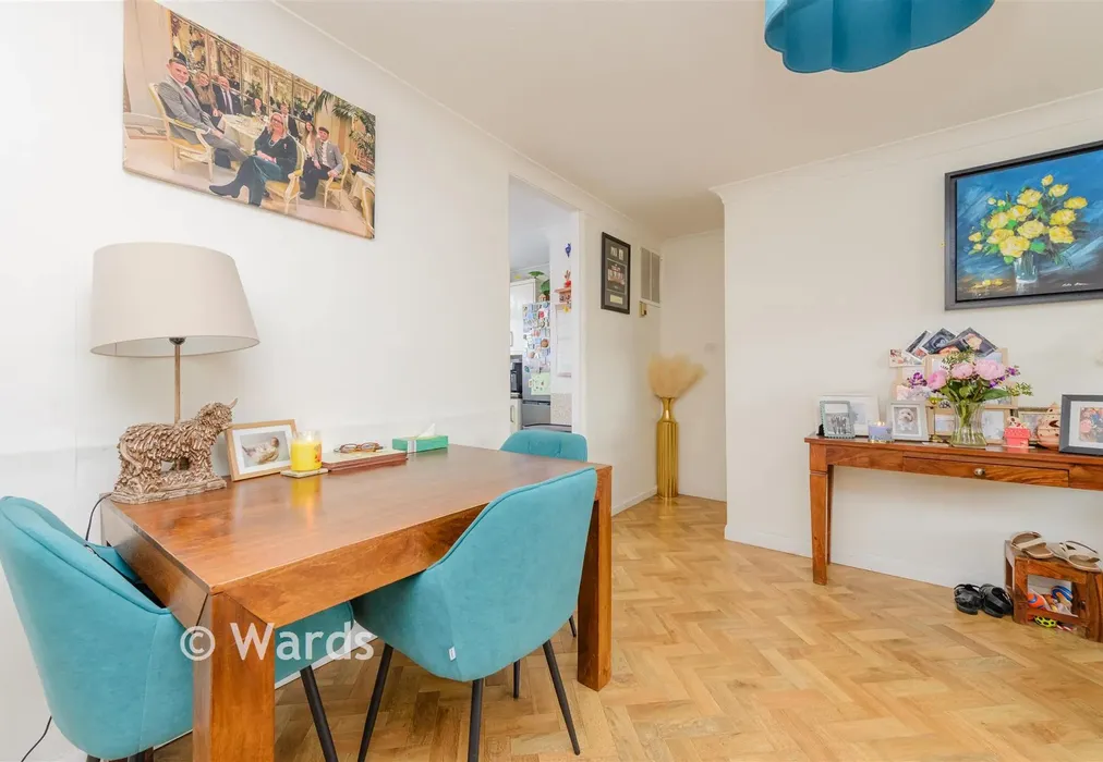 Lounge - Cadogan Avenue, Dartford, Kent - Wards of Kent