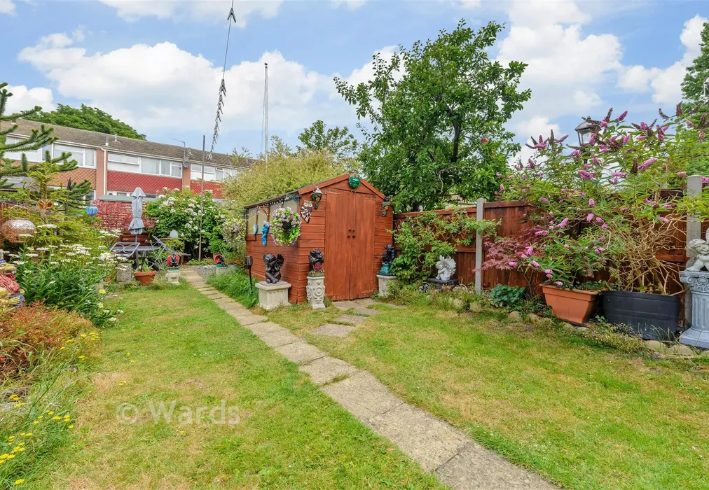 Rear Garden - Cadogan Avenue, Dartford, Kent - Wards of Kent
