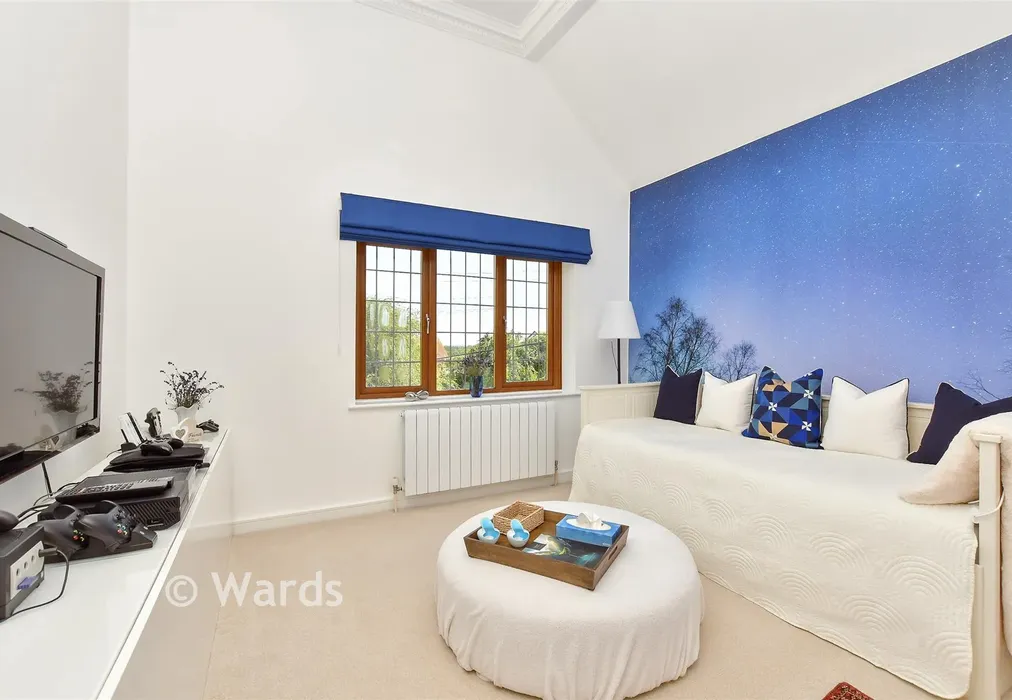 Bedroom 3 - Cooling Street, Cliffe, Rochester, Kent - Wards of Kent