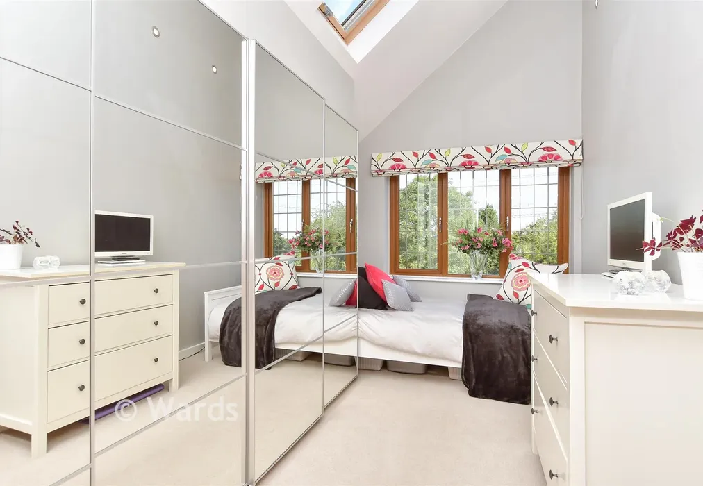 Bedroom 5 - Cooling Street, Cliffe, Rochester, Kent - Wards of Kent
