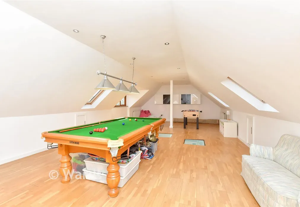 Games Room - Cooling Street, Cliffe, Rochester, Kent - Wards of Kent