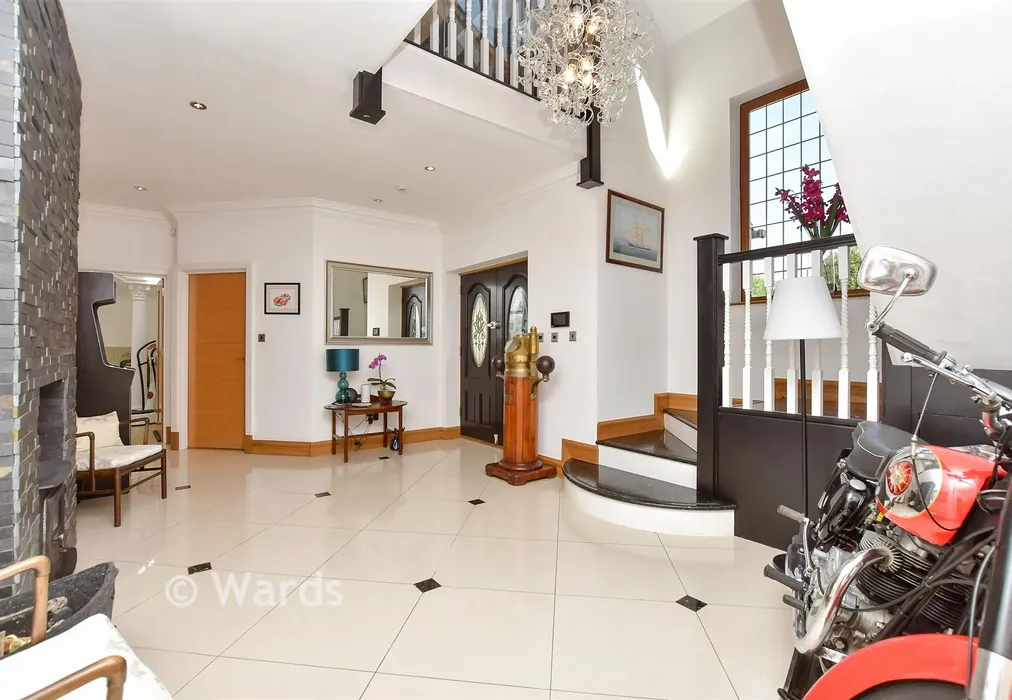 Entrance Hall - Cooling Street, Cliffe, Rochester, Kent - Wards of Kent