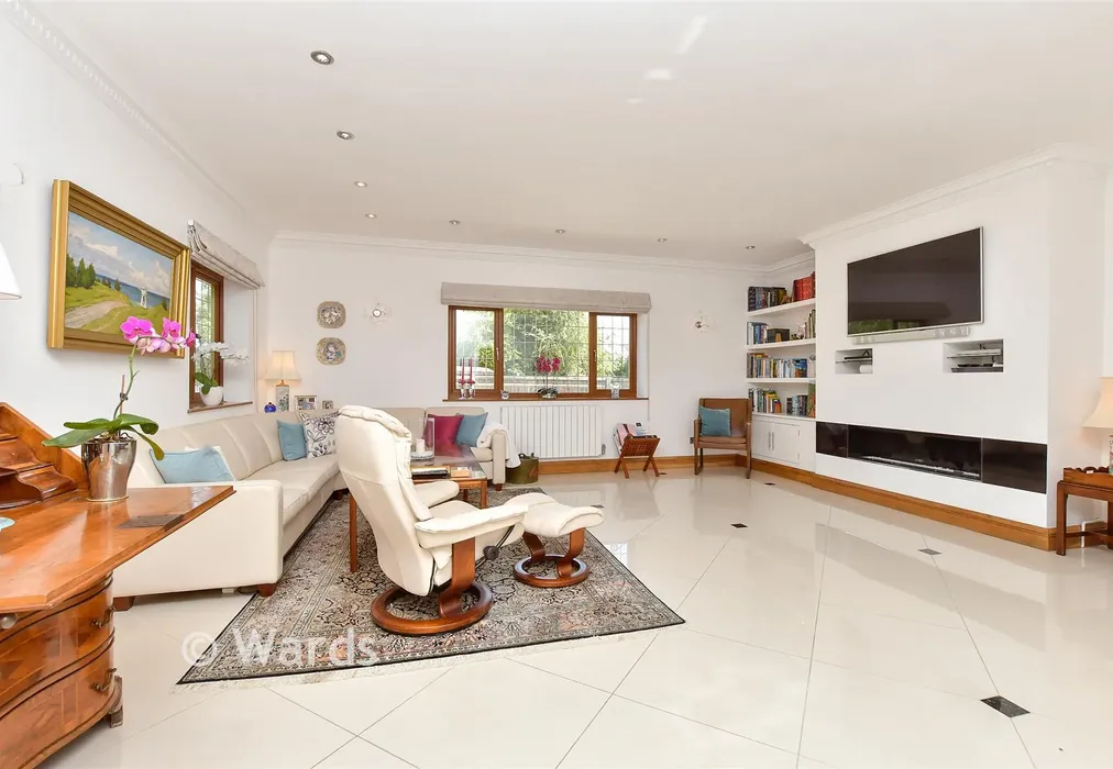 Lounge - Cooling Street, Cliffe, Rochester, Kent - Wards of Kent