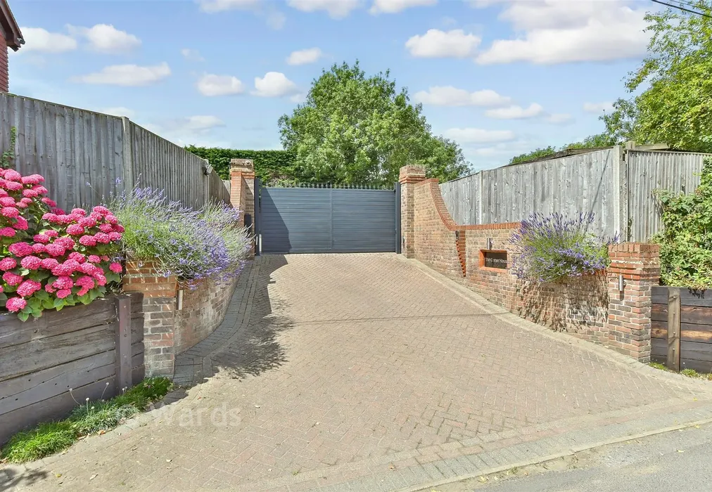 External Feature - Cooling Street, Cliffe, Rochester, Kent - Wards of Kent