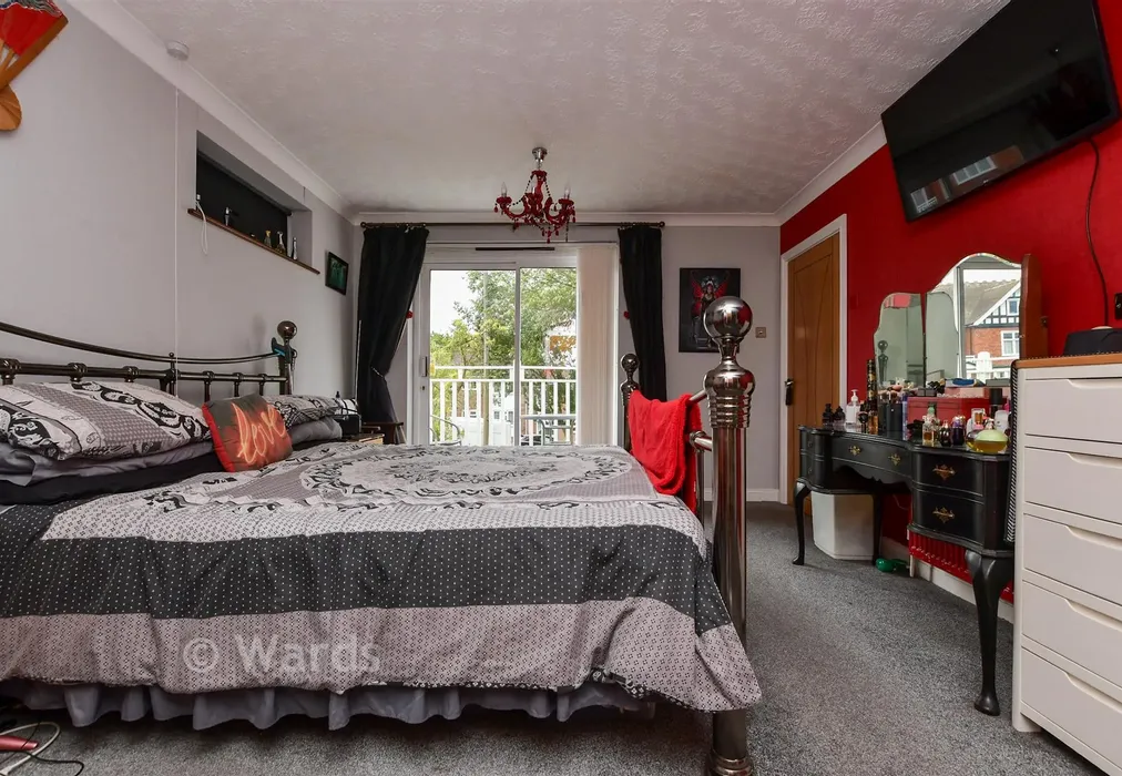 Bedroom 1 - Westgate Bay Avenue, Westgate-On-Sea, Kent - Wards of Kent