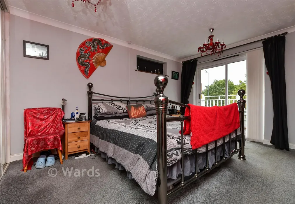 Bedroom 1 - Westgate Bay Avenue, Westgate-On-Sea, Kent - Wards of Kent
