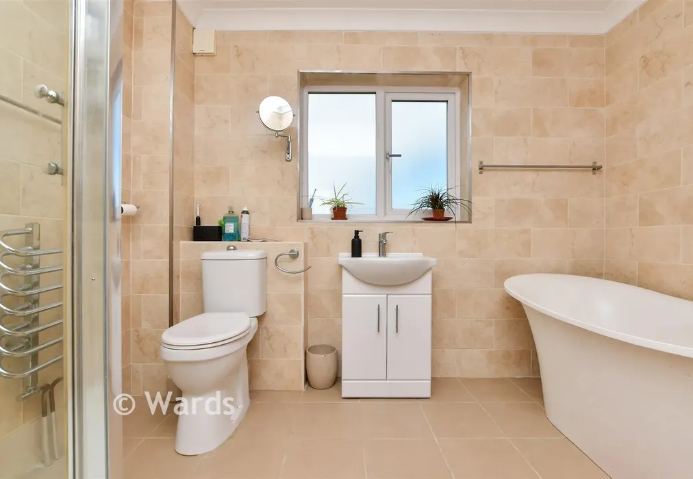 Bathroom - Westgate Bay Avenue, Westgate-On-Sea, Kent - Wards of Kent