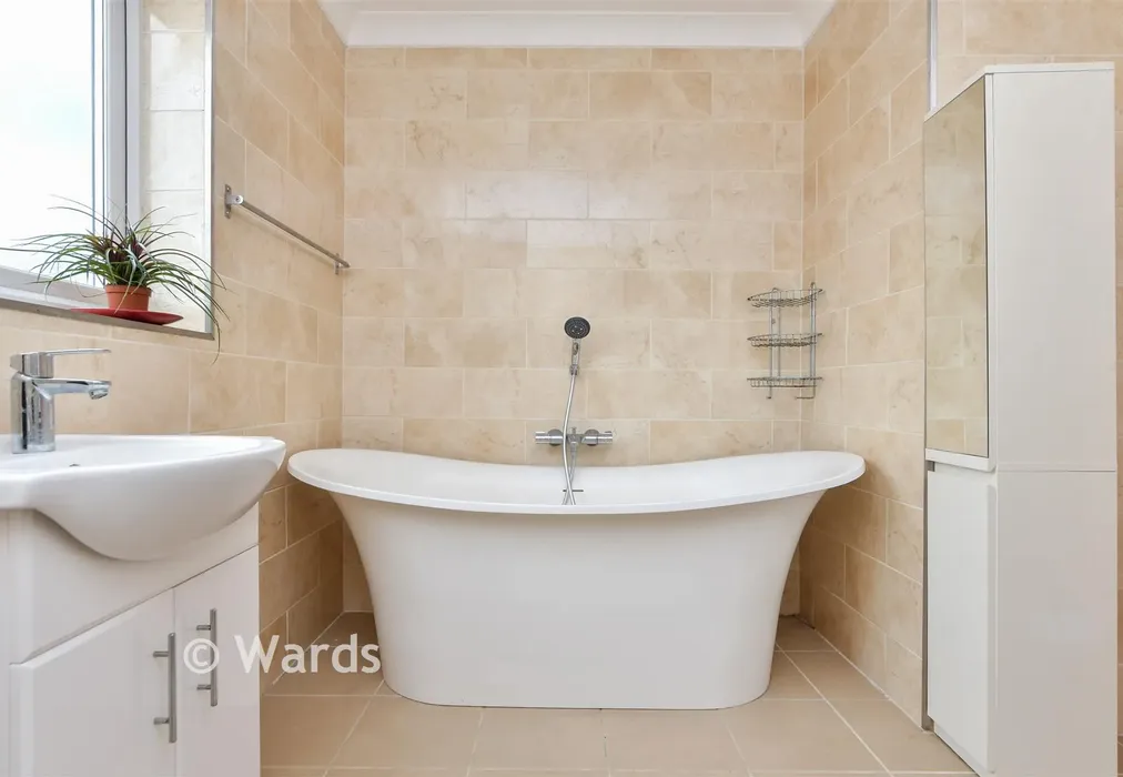 Bathroom - Westgate Bay Avenue, Westgate-On-Sea, Kent - Wards of Kent