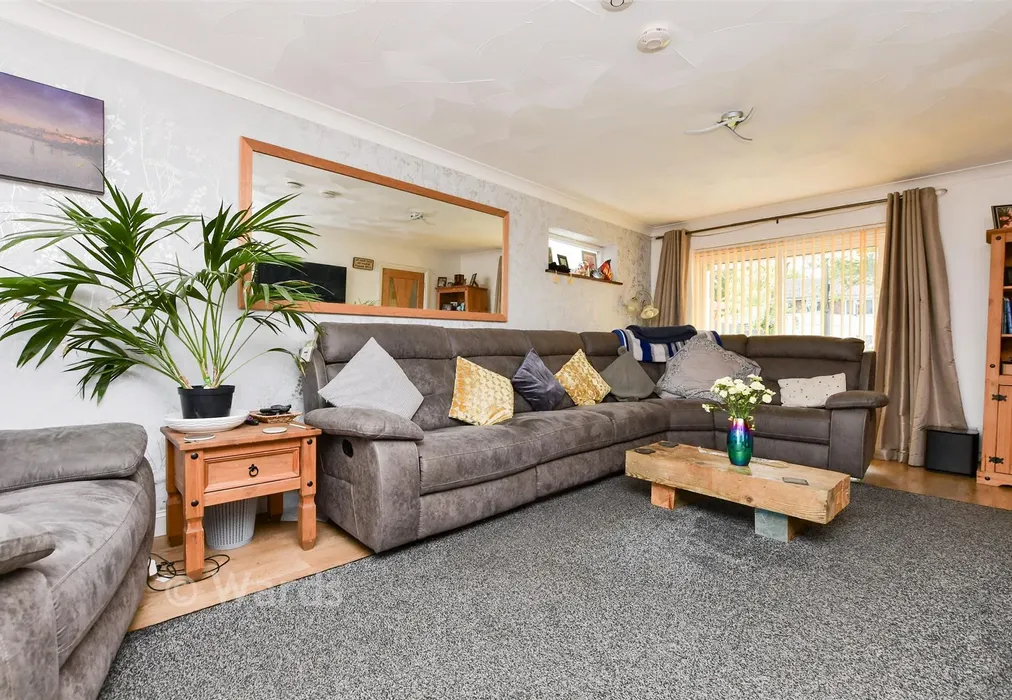 Lounge - Westgate Bay Avenue, Westgate-On-Sea, Kent - Wards of Kent