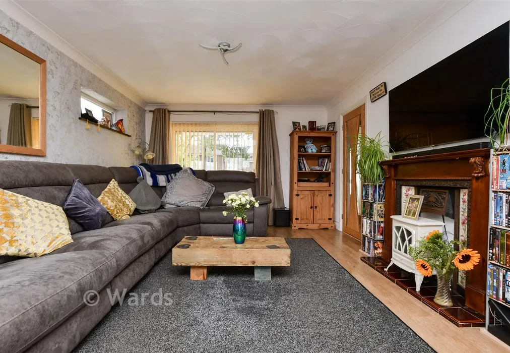 Lounge - Westgate Bay Avenue, Westgate-On-Sea, Kent - Wards of Kent