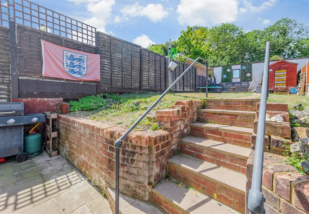 Rear Garden - Settington Avenue, Chatham, Kent - Wards of Kent