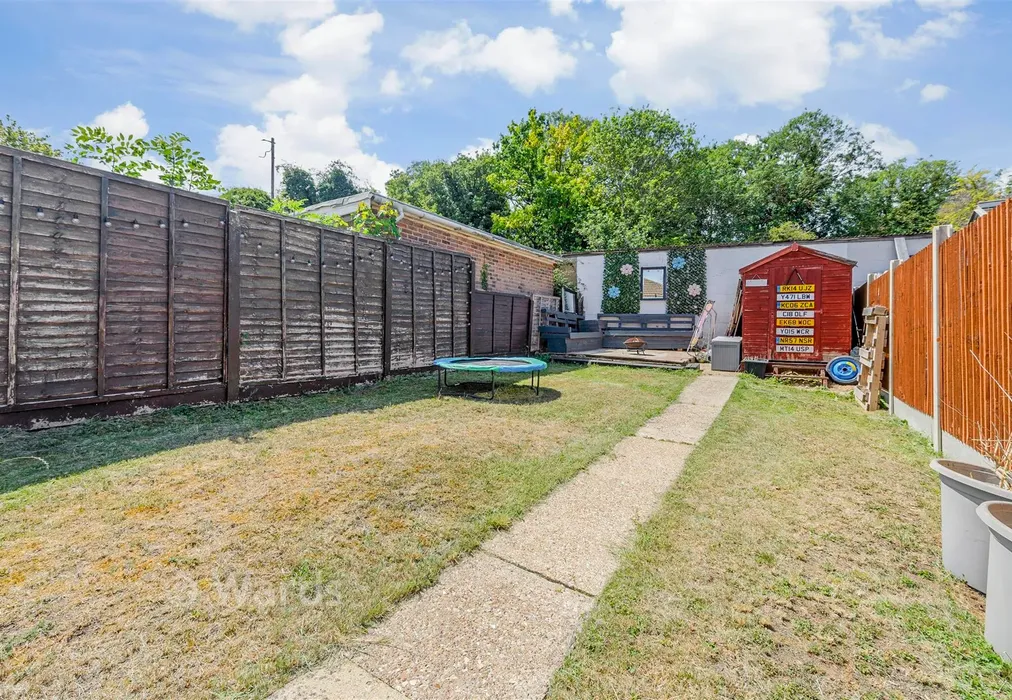 Rear Garden - Settington Avenue, Chatham, Kent - Wards of Kent