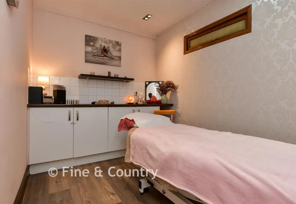 Treatment Room 1 - Wraik Hill, Whitstable, Kent - Wards of Kent