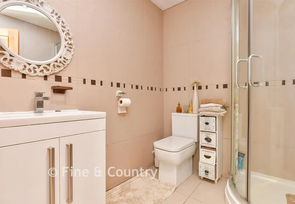 En-Suite Shower Room - Wraik Hill, Whitstable, Kent - Wards of Kent