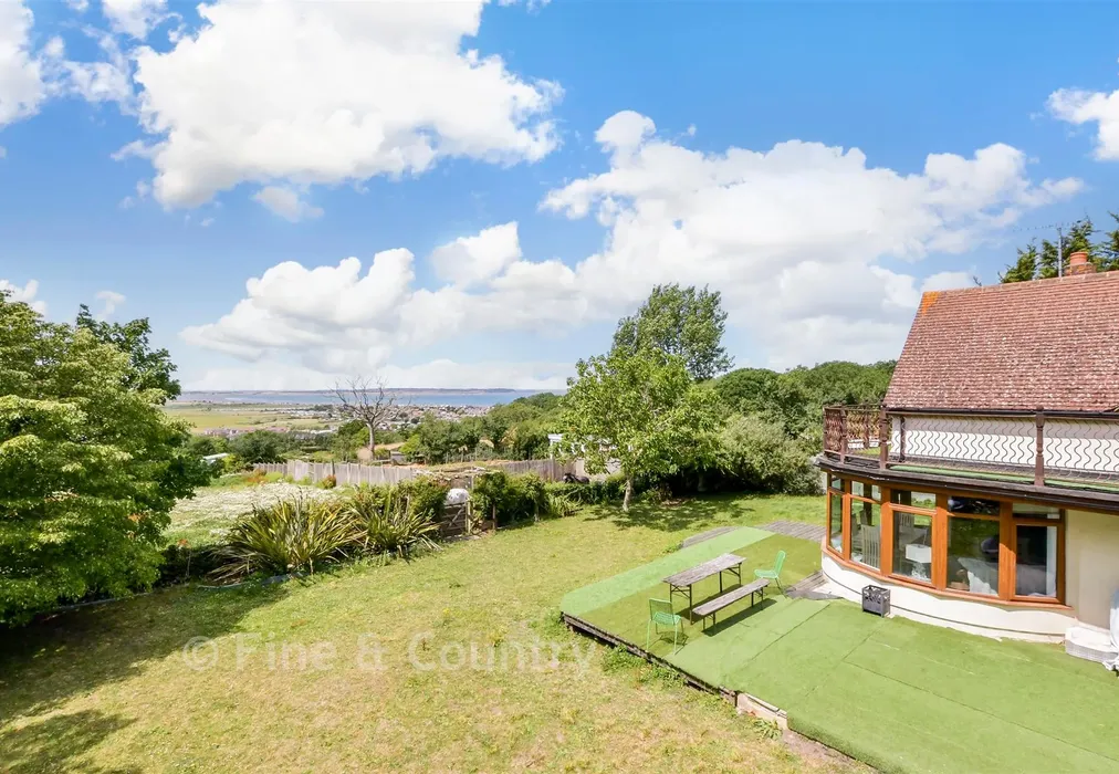 Rear Garden - Wraik Hill, Whitstable, Kent - Wards of Kent