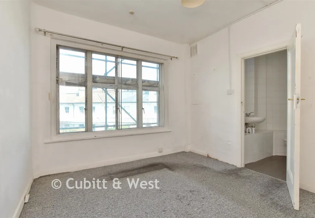 Bedroom - Bath Street, Brighton, East Sussex - Wards of Kent
