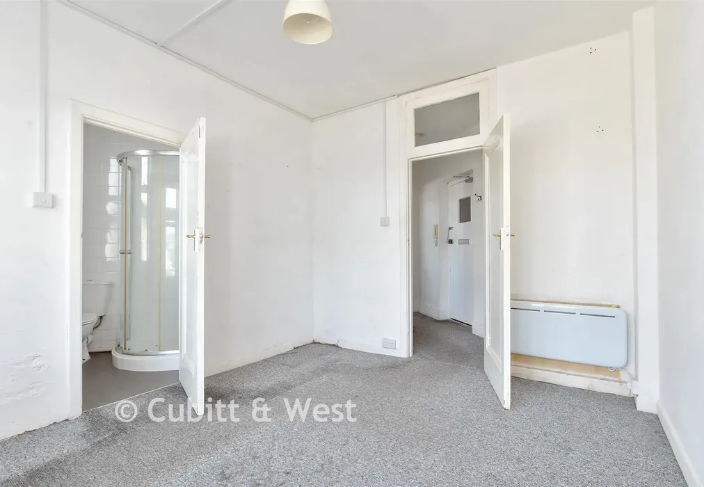 Bedroom - Bath Street, Brighton, East Sussex - Wards of Kent