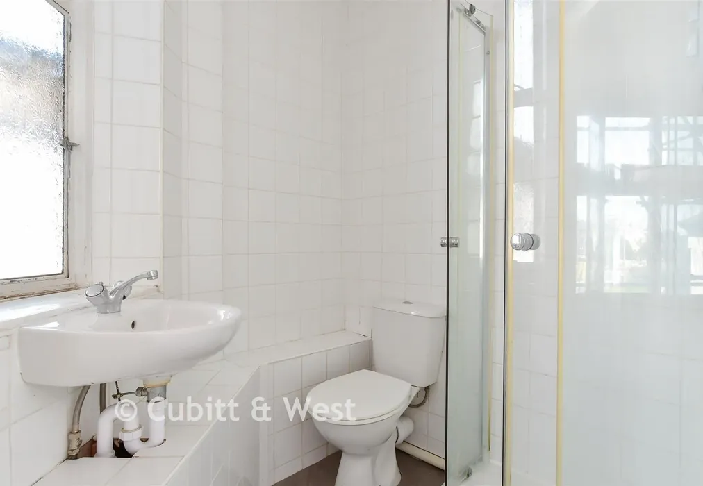 Shower Room - Bath Street, Brighton, East Sussex - Wards of Kent