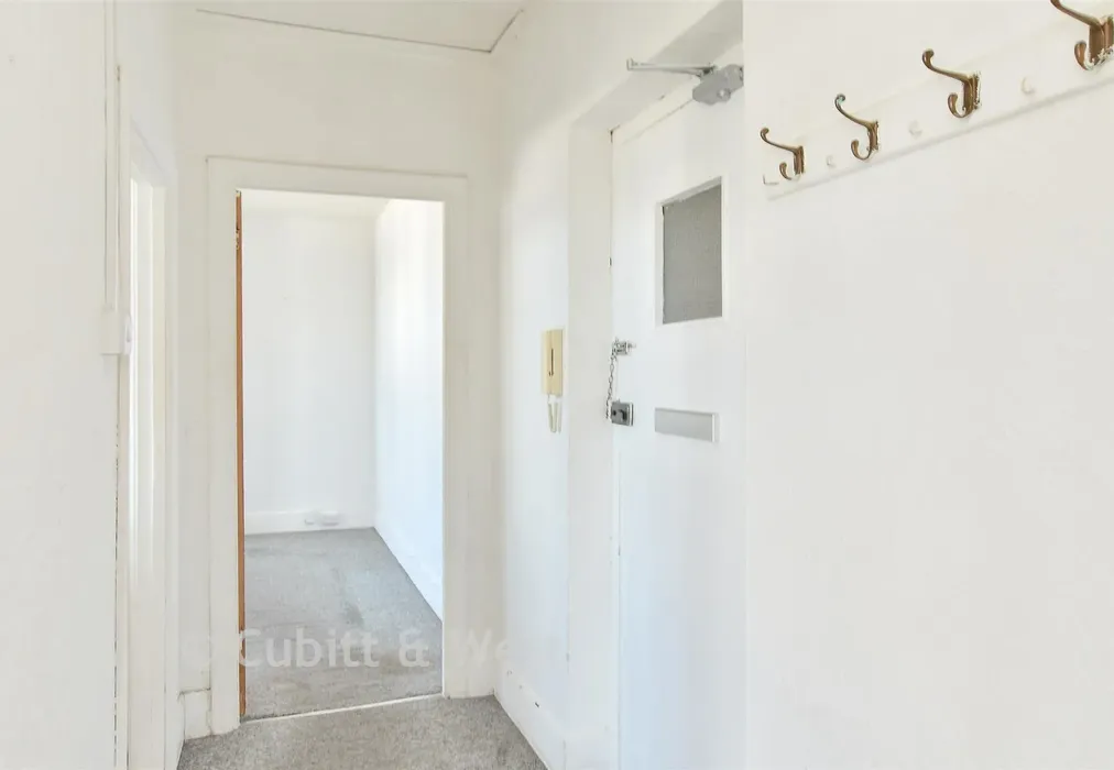 Entrance Hall - Bath Street, Brighton, East Sussex - Wards of Kent