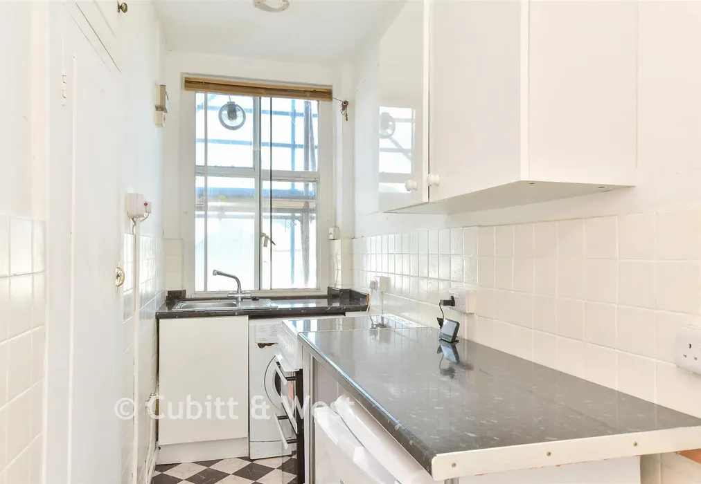 Kitchen - Bath Street, Brighton, East Sussex - Wards of Kent