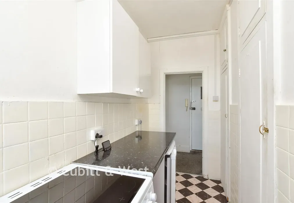 Kitchen - Bath Street, Brighton, East Sussex - Wards of Kent